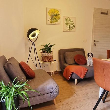 Apartment In The Smallest Town In The World Hum المظهر الخارجي الصورة
