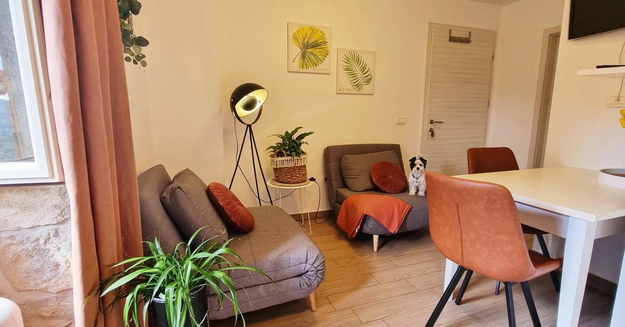 Apartment In The Smallest Town In The World Hum المظهر الخارجي الصورة